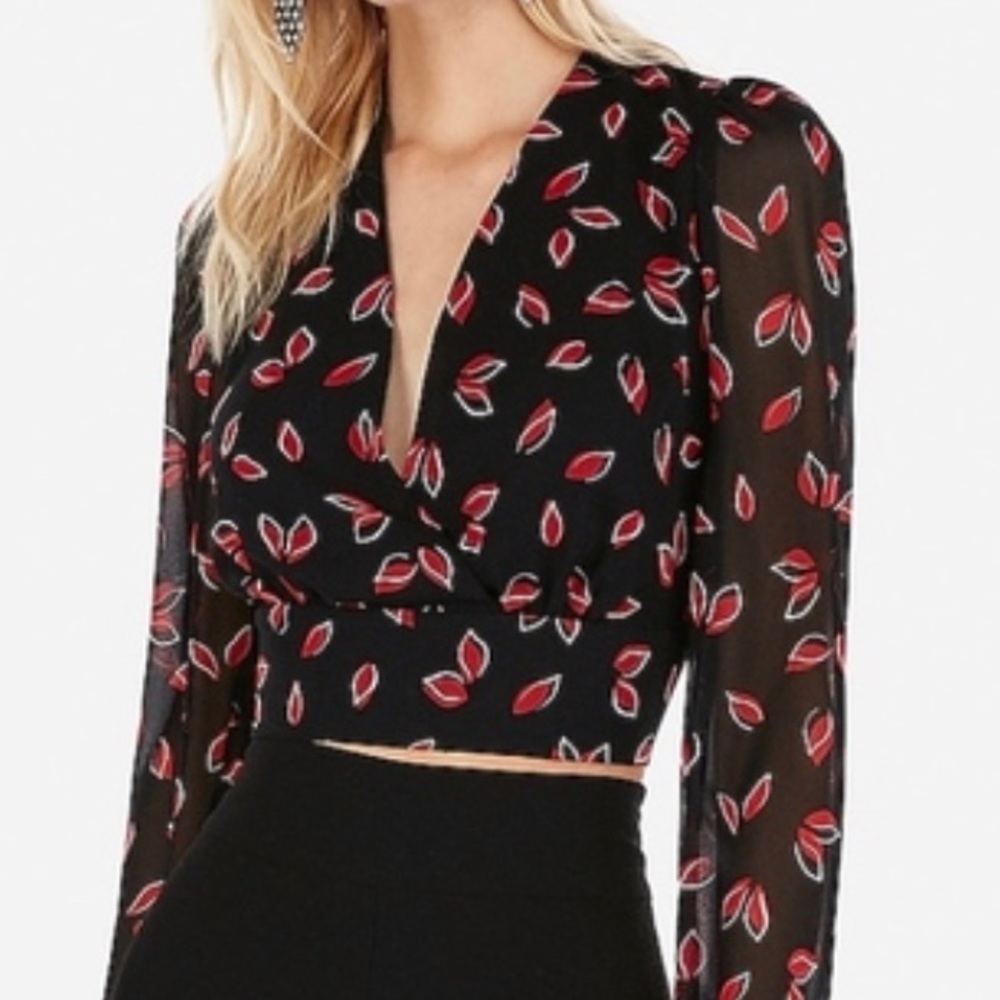EXPRESS Petal print long sleeve cropped blouse